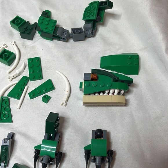 Lego Creator 3 in 1 Mighty Dinosaur Pieces. - Picture 2 of 6